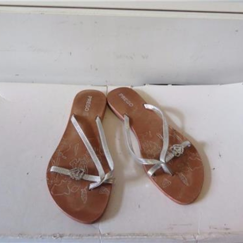 PREGO SILVER LEATHER W/HEART RHINESTONE SANDALS 39